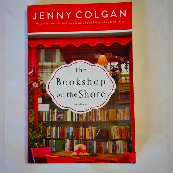 The bookshop on the Shore by Jenny Colgan.  📖Paperback - Picture 1 of 4